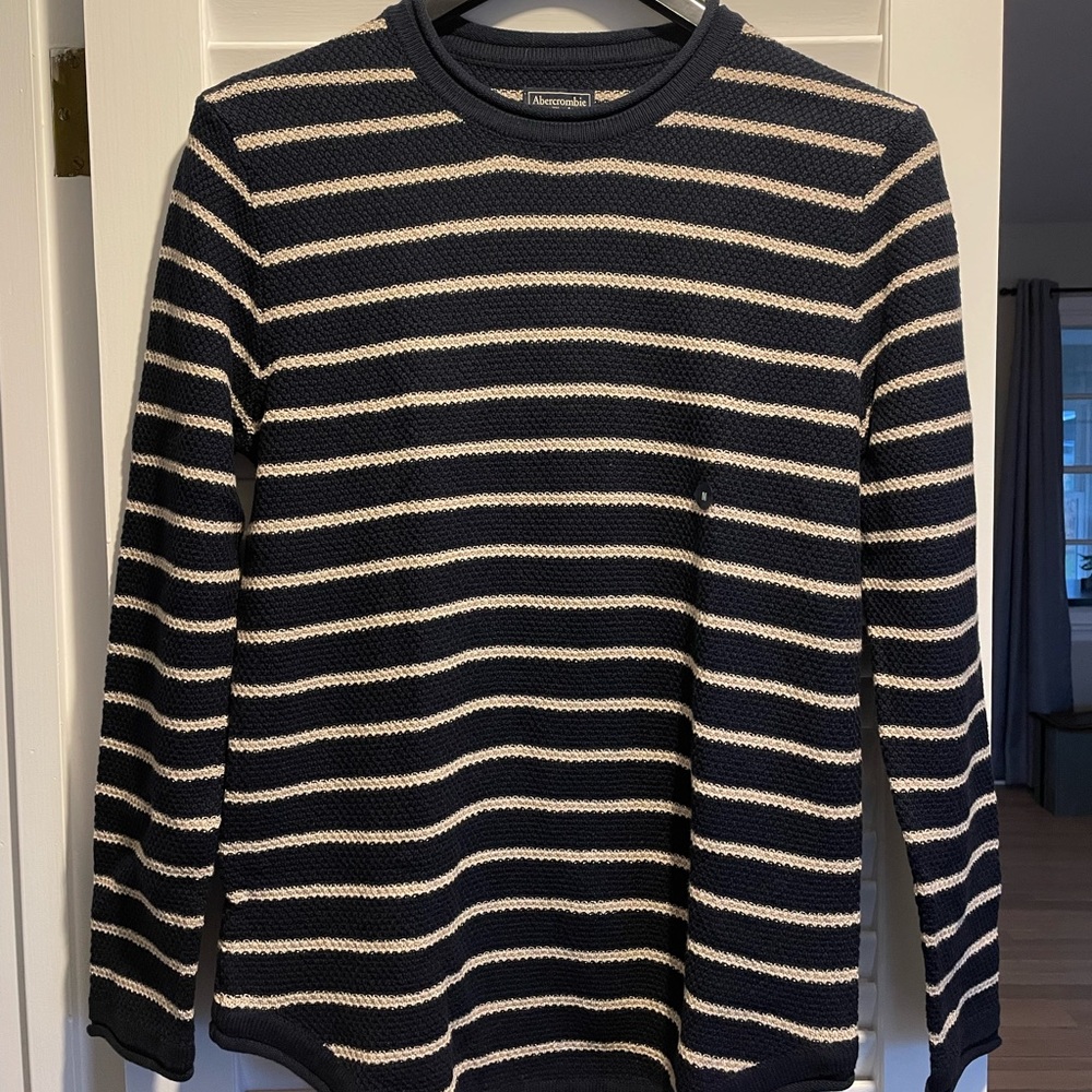 Abercrombie & Fitch Knit Sweater